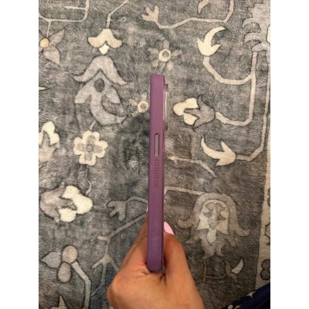 iPhone 14 Pro case - Picture 2 of 3